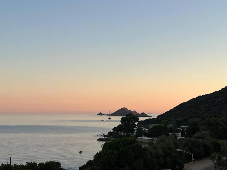 Bel App T2 En Bord De Mer Vue Sanquinaires Piscine Ajaccio  Exterior foto